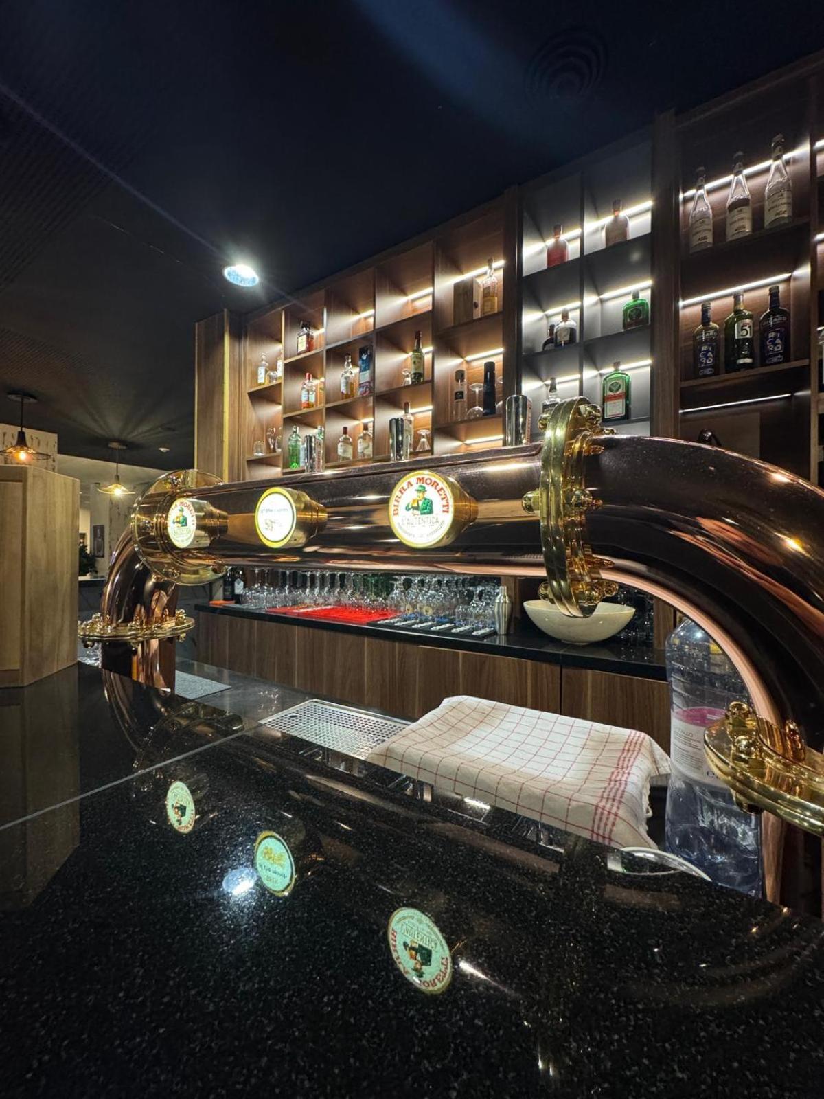 Neuchatel City Hotel Exterior foto